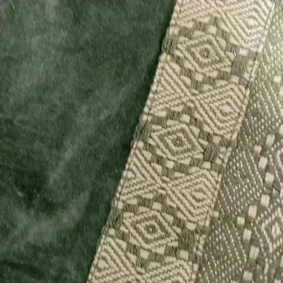 A&B - America & Beyond large, emerald green, embroidered tote bag - Picture 3 of 10